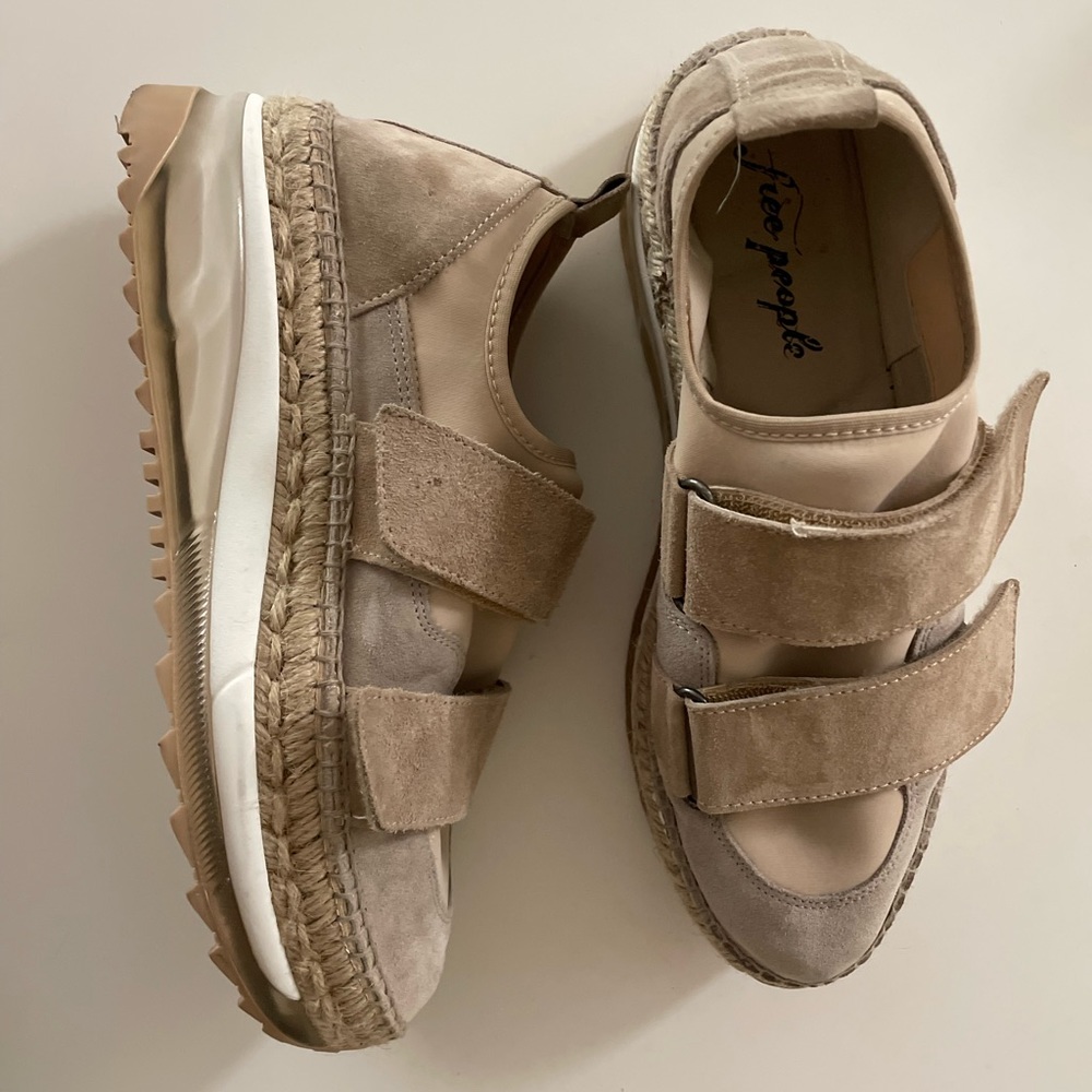 Free People
Chapmin Double Take
Sneaker